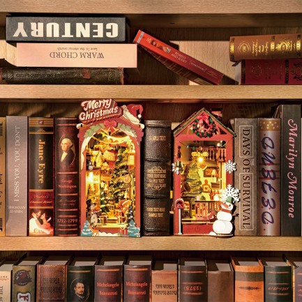 Rolife TGC06 Christmas Street Kitap Köşesi Book Nook DIY Minyatür Maket Model Seti Mini Dollhouse 3D Model Kit Detaylı Dekoratif Hobi Seti 3D Puzzle Tiny House - Thumbnail
