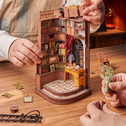 Rolife TGE02 Silent Corner Study Kitap Köşesi Book Nook DIY Minyatür Maket Model Seti Mini Dollhouse 3D Model Kit Detaylı Dekoratif Hobi Seti 3D Puzzle Tiny House - Thumbnail