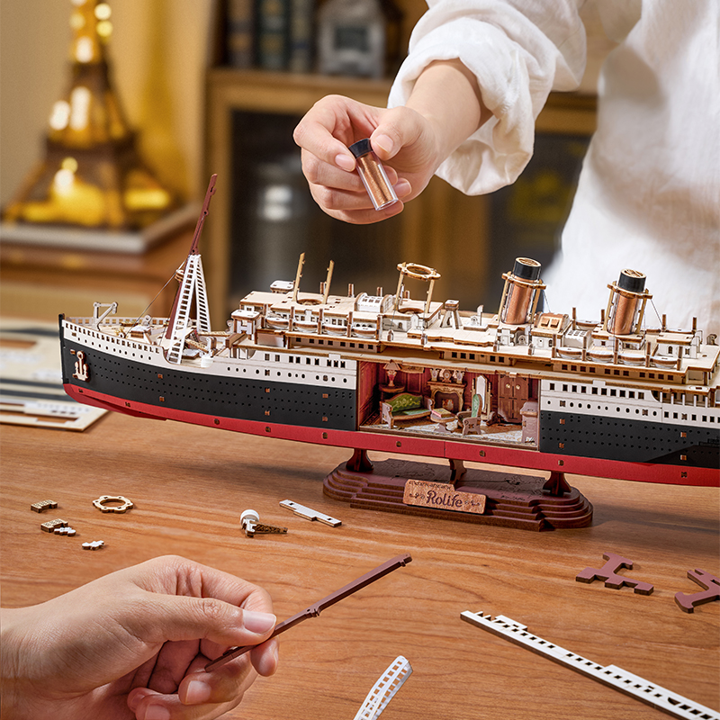 Rolife TGL02 Gemi (1912 Eternal Atlantic Voyager)DIY Minyatür Maket ModelSeti Ahşap 3D Wooden Puzzle 3D Model Kit Detaylı Dekoratif Hobi Seti Ahşap Maket