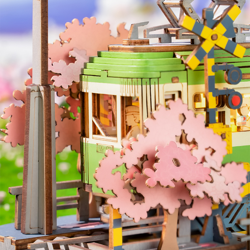 Rolife TGS02 Lokomotif Tren (Sakura Journey) DIY Minyatür Maket Model Seti Ahşap 3D Wooden Puzzle 3D Model Kit Detaylı Dekoratif Hobi Seti Ahşap Maket