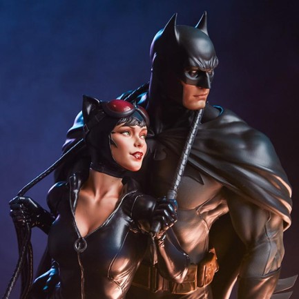 Sideshow Collectibles Batman and Catwoman Diorama - 200618 - DC Comics / Diorama Series - Thumbnail