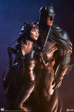 Sideshow Collectibles Batman and Catwoman Diorama - 200618 - DC Comics / Diorama Series - Thumbnail