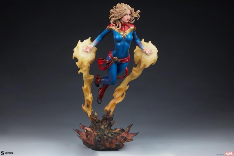 Sideshow Collectibles Captain Marvel Premium Format Figure - 300799 - Marvel Comics / Carol Danvers (ÖN SİPARİŞ)