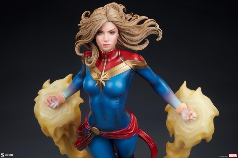 Sideshow Collectibles Captain Marvel Premium Format Figure - 300799 - Marvel Comics / Carol Danvers (ÖN SİPARİŞ)