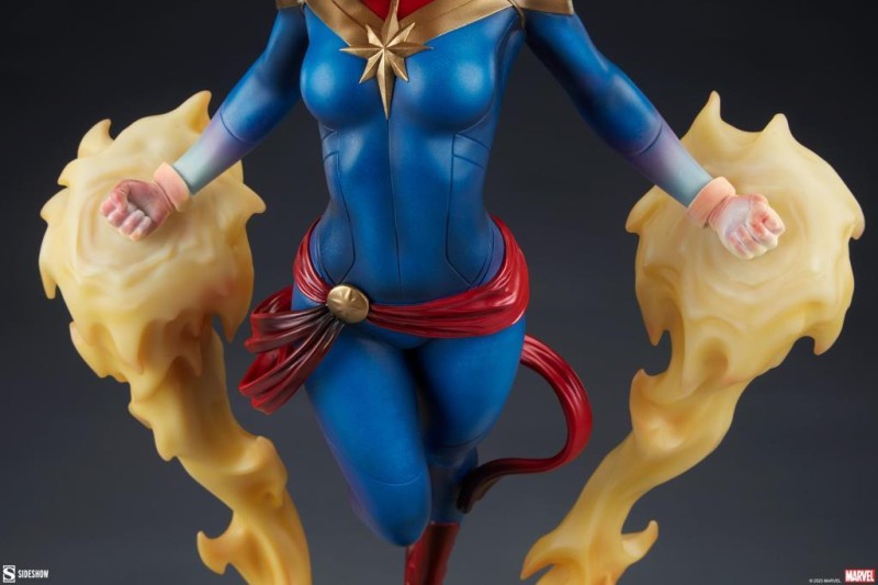 Sideshow Collectibles Captain Marvel Premium Format Figure - 300799 - Marvel Comics / Carol Danvers (ÖN SİPARİŞ)