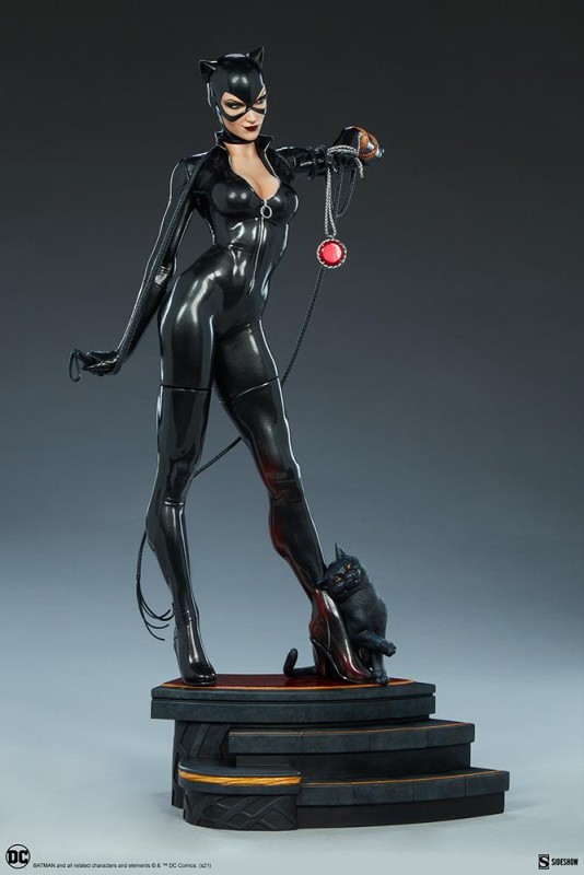 Sideshow Collectibles Catwoman ( Ruby Necklace ) Premium Format Figure 300787 / Dc Comics / Selina Kyle