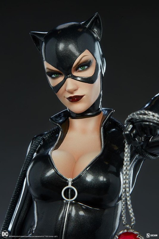 Sideshow Collectibles Catwoman ( Ruby Necklace ) Premium Format Figure 300787 / Dc Comics / Selina Kyle