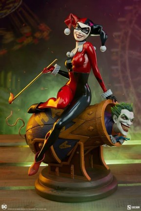 Sideshow Collectibles Harley Quinn and The Joker Diorama - 200575 - Thumbnail