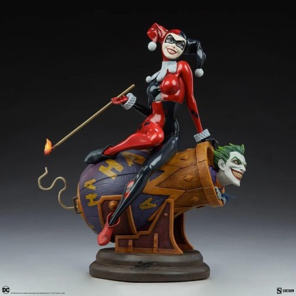 Sideshow Collectibles Harley Quinn and The Joker Diorama - 200575 - Thumbnail