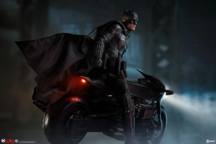 Sideshow Collectibles The Batman & Batcycle Premium Format Figure - 300819 - DC Comics / The Batman 2022 / Robert Pattinson - Thumbnail