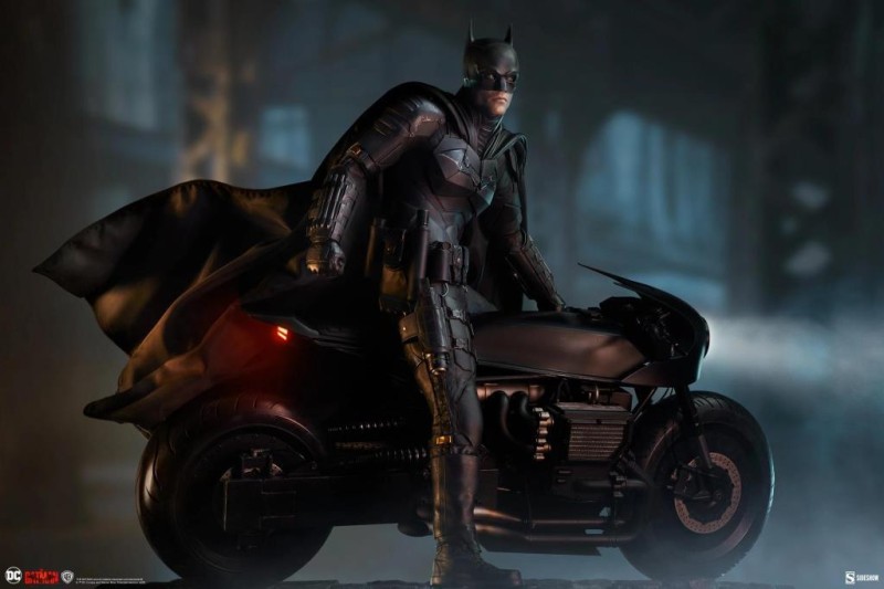 Sideshow Collectibles The Batman & Batcycle Premium Format Figure - 300819 - DC Comics / The Batman 2022 / Robert Pattinson