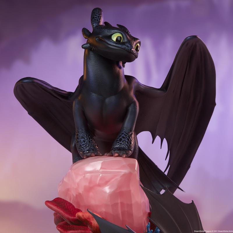 Sideshow Collectibles Toothless ( Crystalline Caverns ) Statue 200615 / How to Train Your Dragon