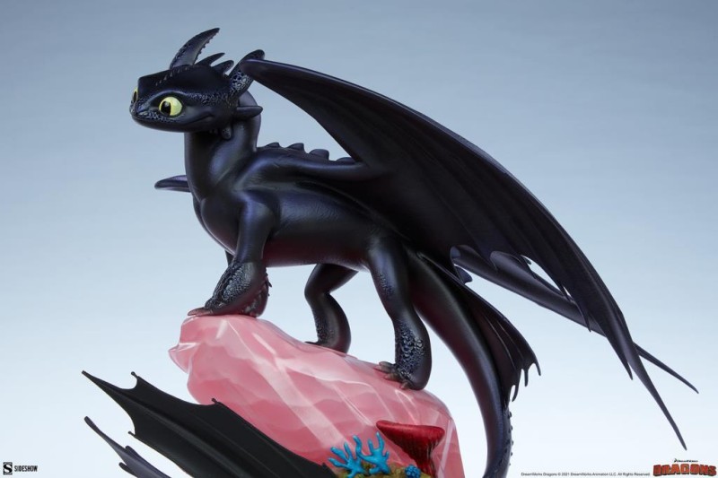 Sideshow Collectibles Toothless ( Crystalline Caverns ) Statue 200615 / How to Train Your Dragon