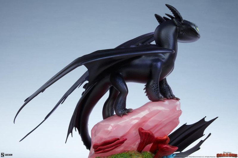 Sideshow Collectibles Toothless ( Crystalline Caverns ) Statue 200615 / How to Train Your Dragon