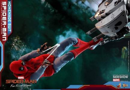 Hot Toys Spider-Man (Homemade Suit Version) Sixth Scale Figure - Thumbnail