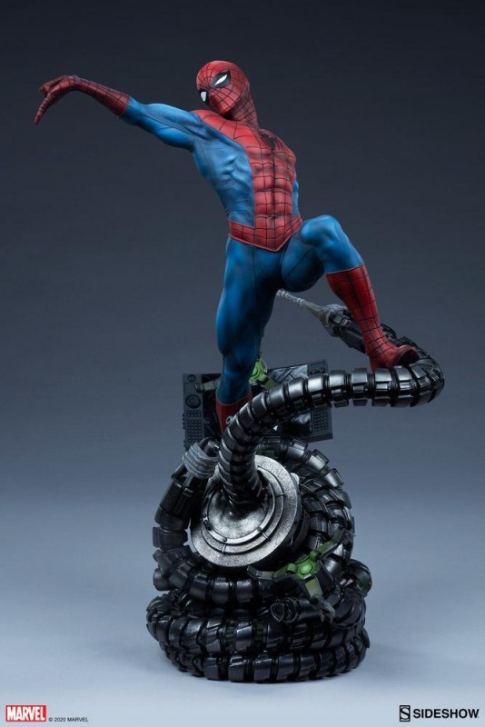 Spider-Man Premium Format Figure