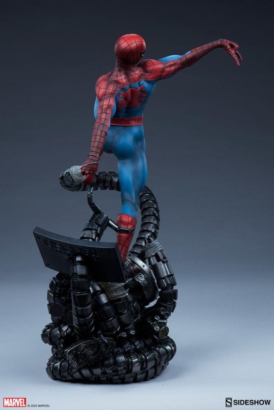 Spider-Man Premium Format Figure