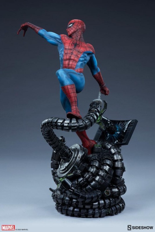 Spider-Man Premium Format Figure