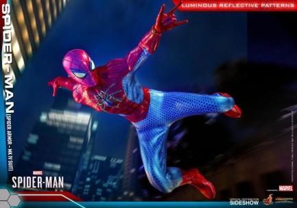 Hot Toys Spider-Man (Spider Armor MK IV Suit) Sixth Scale Figure 906512 - Thumbnail