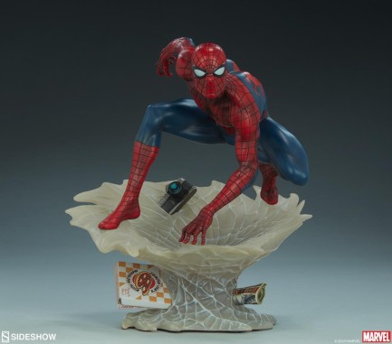 Sideshow Collectibles - Sideshow Collectibles Spider-man Statue Marvel Comics / Mark Brooks Artist Series