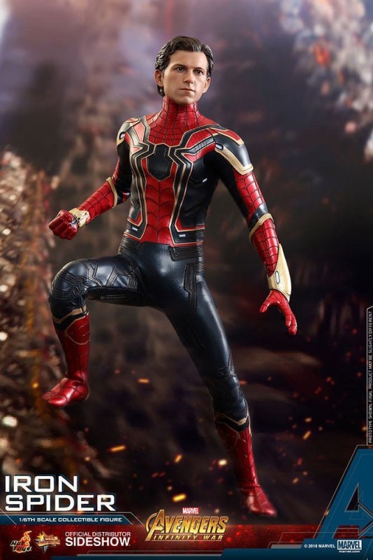 Spiderman Infinity War Iron Spider Sixth Scale Figure