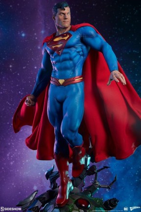 Superman Premium Format™ Figure - Thumbnail