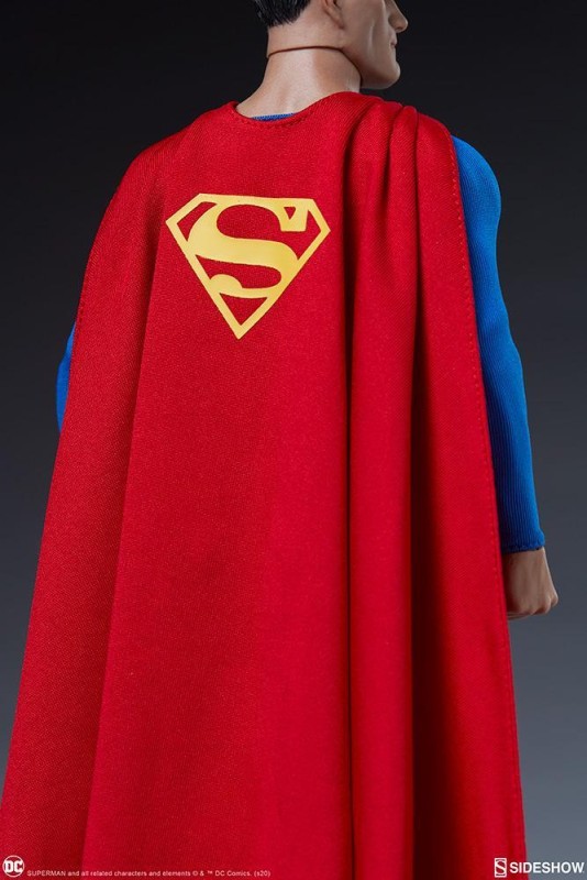 Sideshow Collectibles Superman Sixth Scale Figure