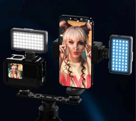 TELESIN 58 Ledli Dahili Bataryalı Selfie VLOG Video Alüminyum Işık Seti 120° Aydınlatma Açılı & Tripod Yuvalı ( Kırmızı & Mavi & Beyaz Aydınlatmalı ) - Thumbnail