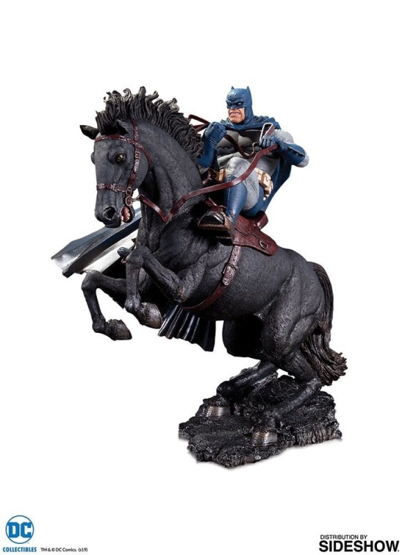 The Dark Knight Returns Call to Arms Statue Mini Battle Statue