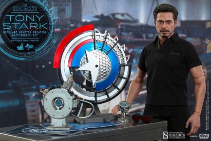 Tony Stark with Arc Reactor Creation Accessories Sixth Scale Figure - Thumbnail