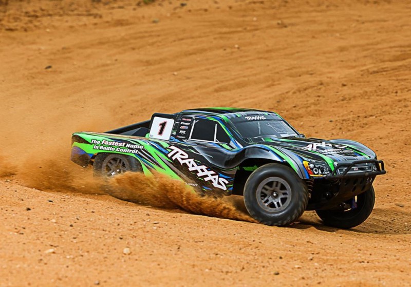 Traxxas 1/10 Slash 4x4 BL-2S 4X4 RTR 4WD Brushed Short Course 1/10 TQ Elektrikli Rc Model Araba Yeşil