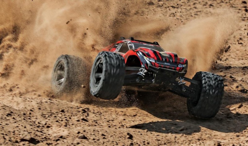 Traxxas Rustler 4X4 1/10 4WD RTR Stadium Truck TQ Elektrikli Rc Model Araba Kırmızı ( Batarya ve Şarj Aleti Dahil ) 