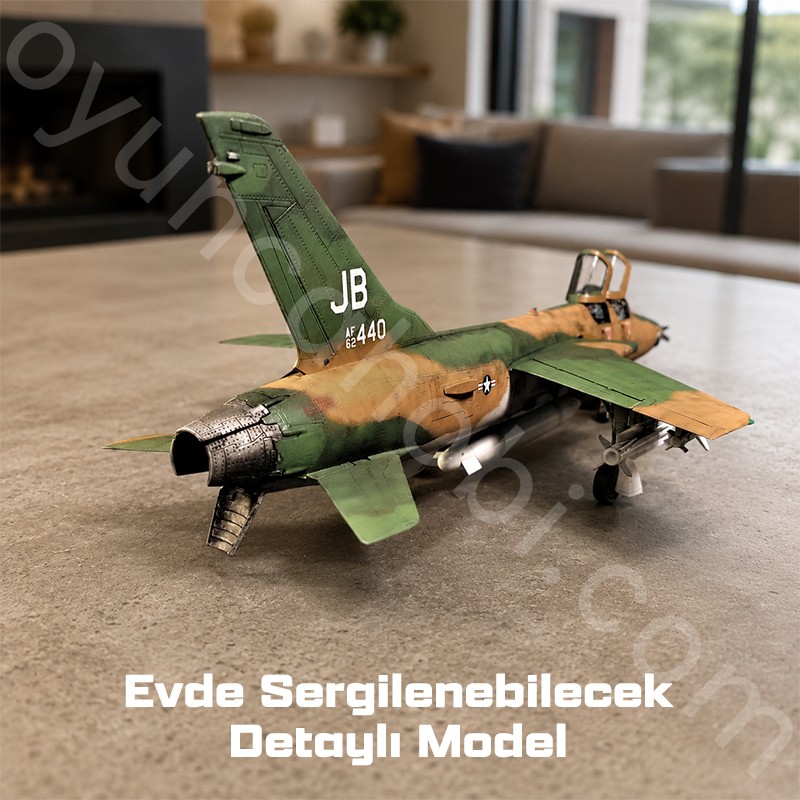 Trumpeter 01618 F-105G Thunderchief Maket Model Kit