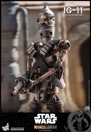 Hot Toys IG-11 Sixth Scale Figure 905332 - The Mandalorian - Television Masterpiece Series - Thumbnail