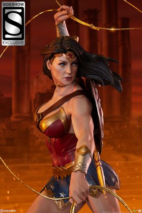 Wonder Woman Premium Format Figure - Thumbnail