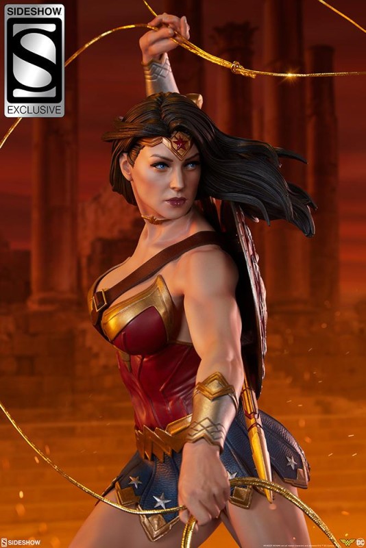 Wonder Woman Premium Format Figure