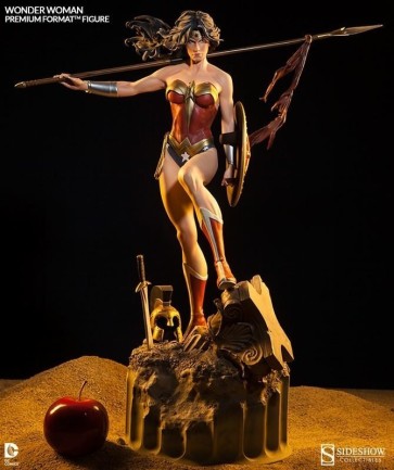 Wonder Woman Premium Format™ Figure - Thumbnail