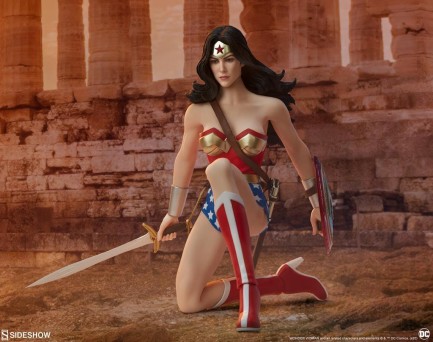 Wonder Woman Sixth Scale Figure - Thumbnail