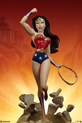 Sideshow Collectibles - Wonder Woman Statue Animated Series Collection