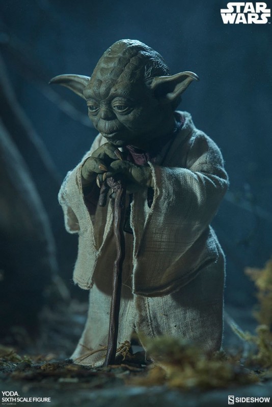 Yoda Sixth Scale Figure